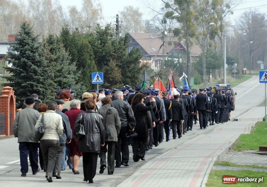 Zdjęcie w galerii na portalu naszraciborz.pl: OSP Szymocice od dziś mają sztandar wiadomości z regionu