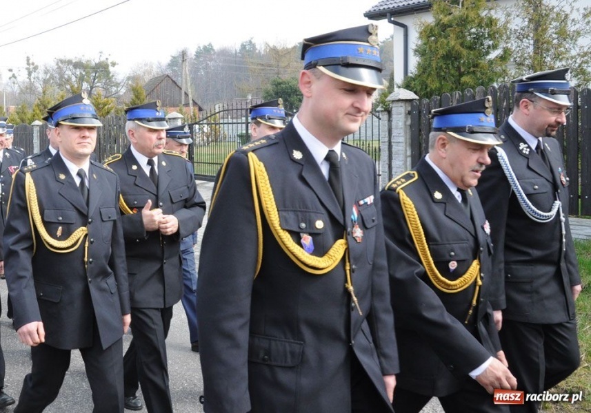 Zdjęcie w galerii na portalu naszraciborz.pl: OSP Szymocice od dziś mają sztandar wiadomości z regionu
