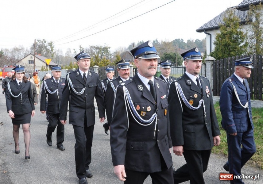 Zdjęcie w galerii na portalu naszraciborz.pl: OSP Szymocice od dziś mają sztandar wiadomości z regionu