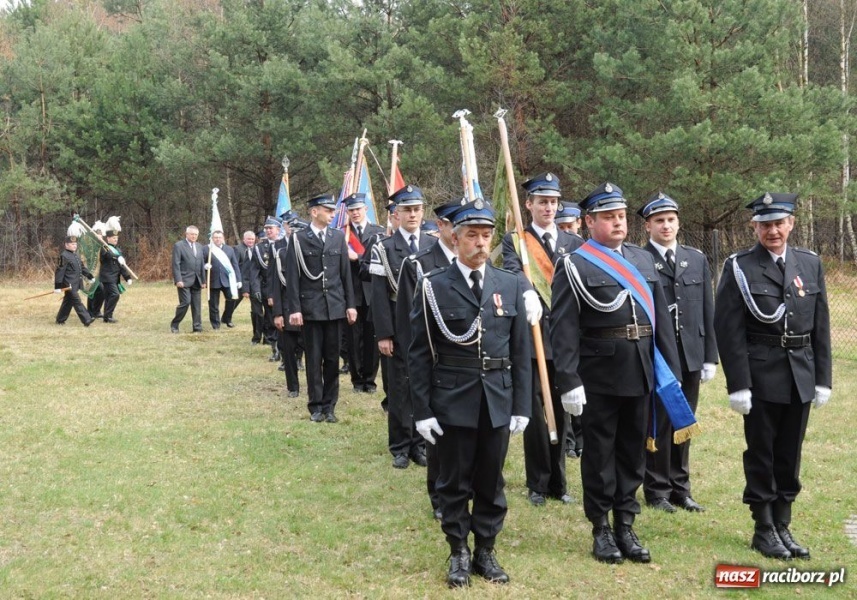 Zdjęcie w galerii na portalu naszraciborz.pl: OSP Szymocice od dziś mają sztandar wiadomości z regionu