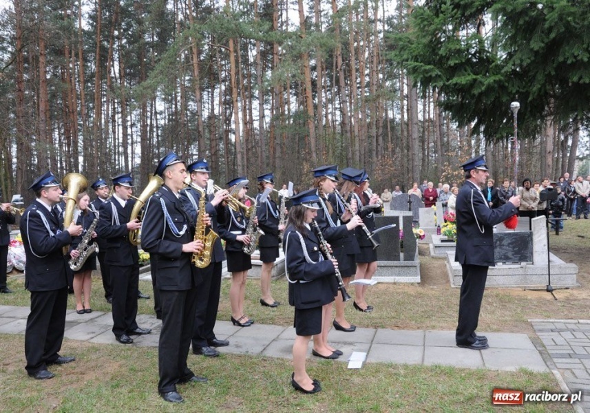Zdjęcie w galerii na portalu naszraciborz.pl: OSP Szymocice od dziś mają sztandar wiadomości z regionu