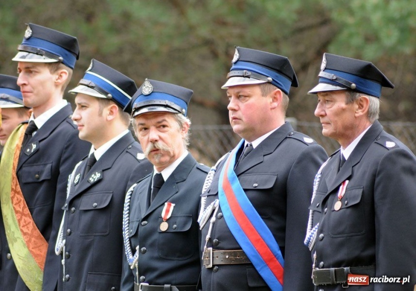 Zdjęcie w galerii na portalu naszraciborz.pl: OSP Szymocice od dziś mają sztandar wiadomości z regionu