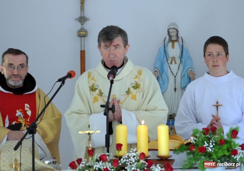 Zdjęcie w galerii na portalu naszraciborz.pl: OSP Szymocice od dziś mają sztandar wiadomości z regionu