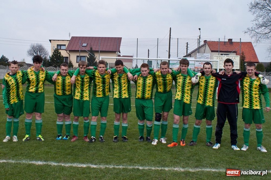 Zdjęcie w galerii na portalu naszraciborz.pl: Inauguracyjna wygrana juniorów Tworkowa wiadomości z regionu
