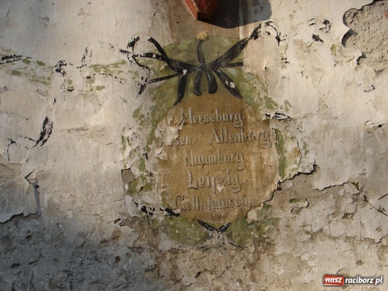 Zdjęcie w galerii na portalu naszraciborz.pl: Stare stajnie huzarskie pójdą do rozbiórki wiadomości z regionu