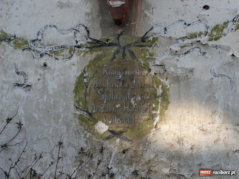 Zdjęcie w galerii na portalu naszraciborz.pl: Stare stajnie huzarskie pójdą do rozbiórki wiadomości z regionu