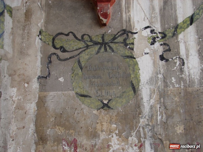 Zdjęcie w galerii na portalu naszraciborz.pl: Stare stajnie huzarskie pójdą do rozbiórki wiadomości z regionu