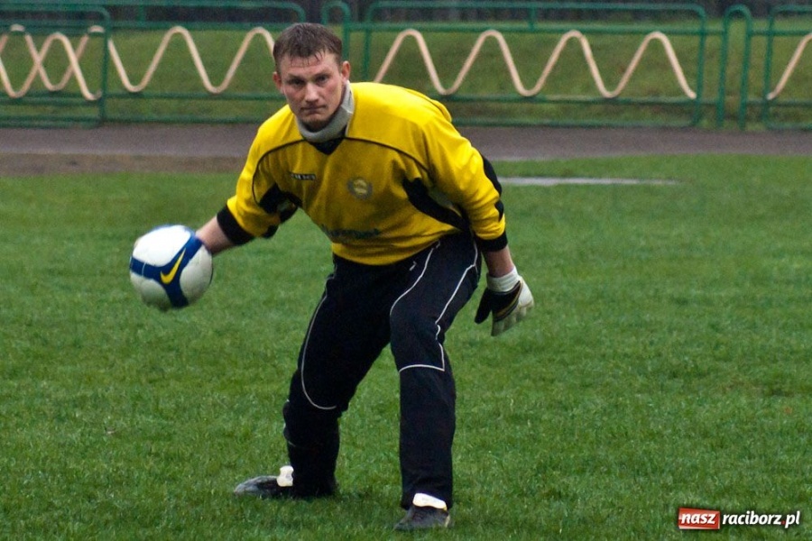 Zdjęcie w galerii na portalu naszraciborz.pl: Rezerwy Gaszowic lepsze w piłkę błotną wiadomości z regionu