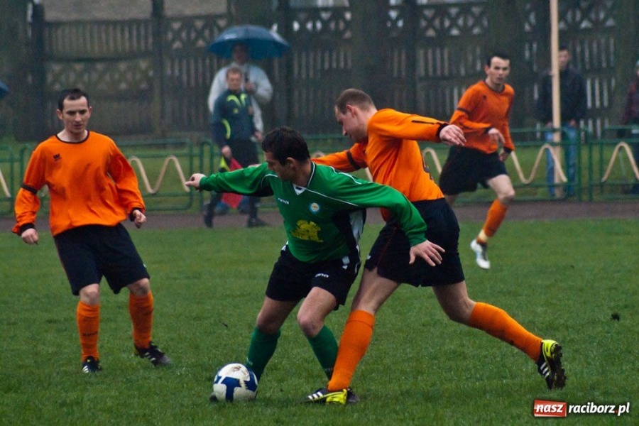 Zdjęcie w galerii na portalu naszraciborz.pl: Rezerwy Gaszowic lepsze w piłkę błotną wiadomości z regionu