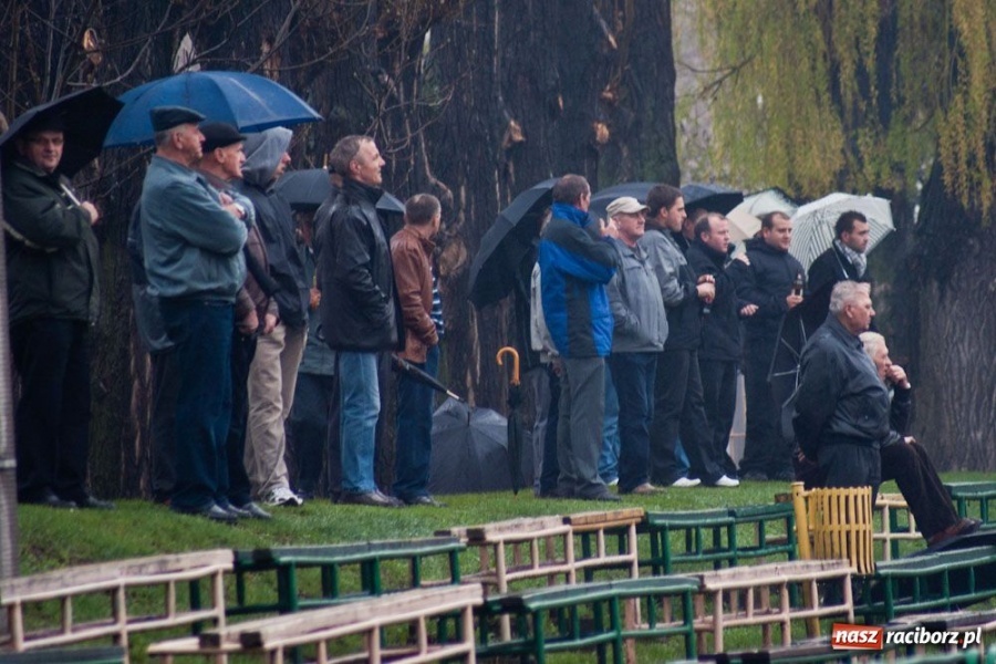 Zdjęcie w galerii na portalu naszraciborz.pl: Rezerwy Gaszowic lepsze w piłkę błotną wiadomości z regionu