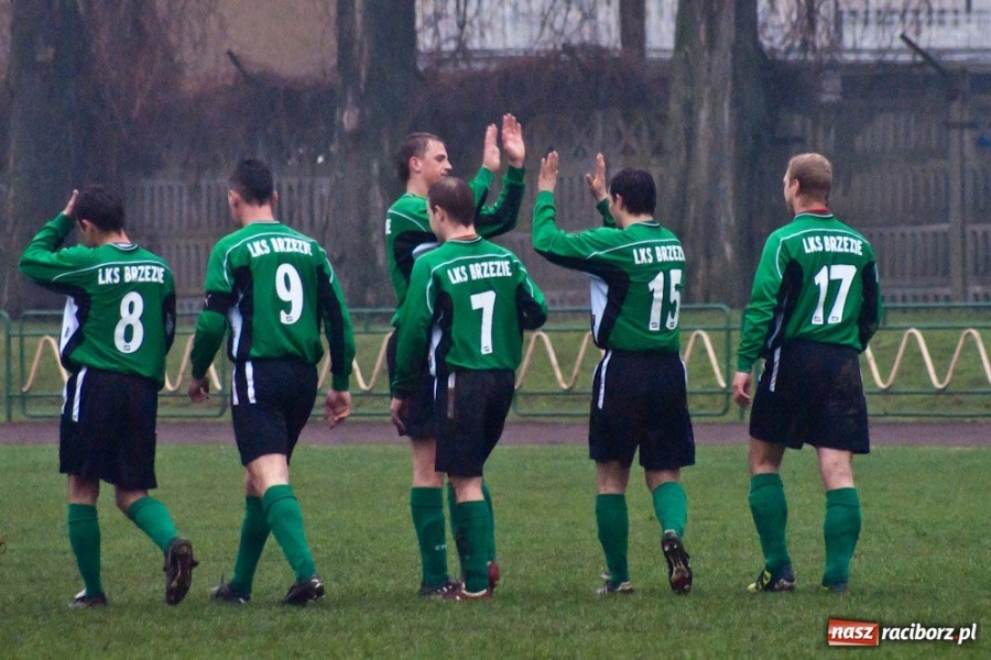 Zdjęcie w galerii na portalu naszraciborz.pl: Rezerwy Gaszowic lepsze w piłkę błotną wiadomości z regionu