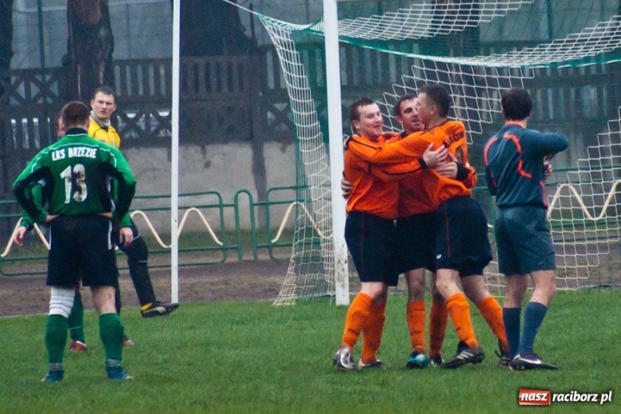 Zdjęcie w galerii na portalu naszraciborz.pl: Rezerwy Gaszowic lepsze w piłkę błotną wiadomości z regionu