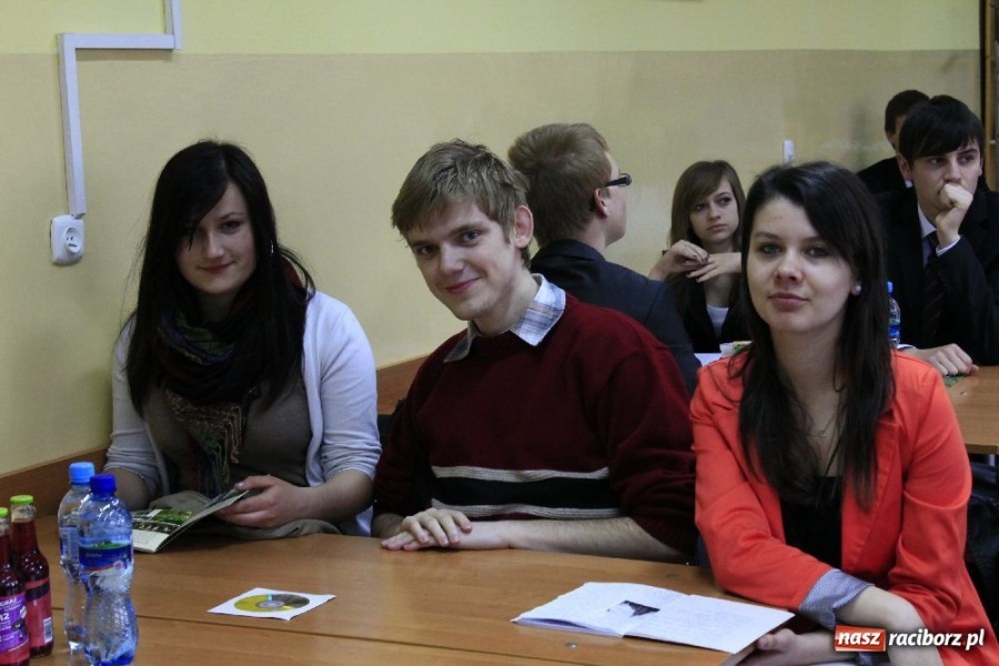 Zdjęcie w galerii na portalu naszraciborz.pl: Konkurs Wiedzy o Ziemi Raciborskiej wiadomości z regionu