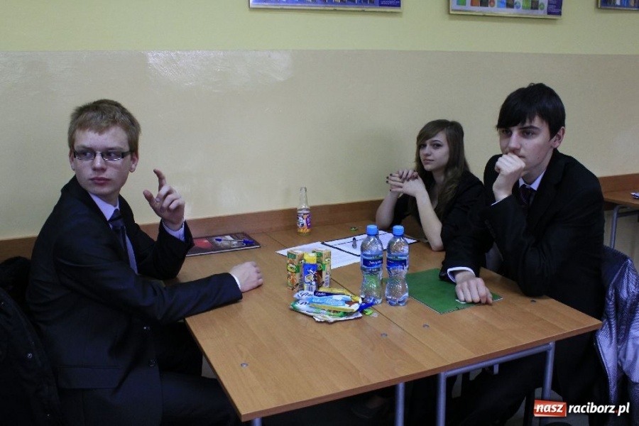 Zdjęcie w galerii na portalu naszraciborz.pl: Konkurs Wiedzy o Ziemi Raciborskiej wiadomości z regionu