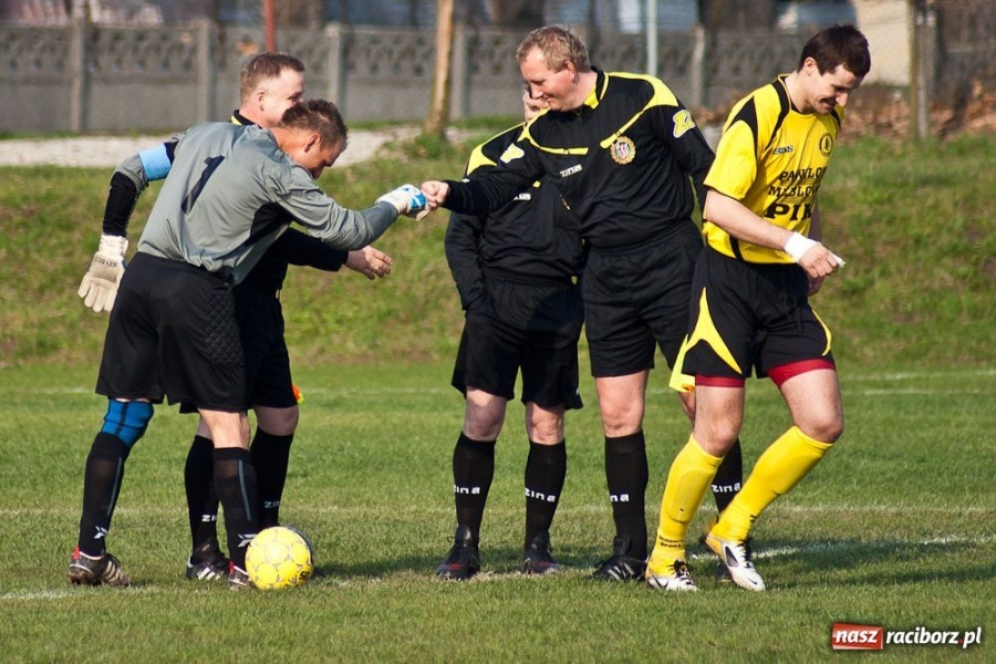 Zdjęcie w galerii na portalu naszraciborz.pl: Zagrali równo, Forteca 3 punkty, a Rafako... wiadomości z regionu