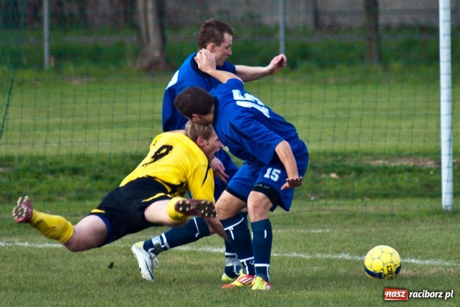 Zdjęcie w galerii na portalu naszraciborz.pl: Zagrali równo, Forteca 3 punkty, a Rafako... wiadomości z regionu