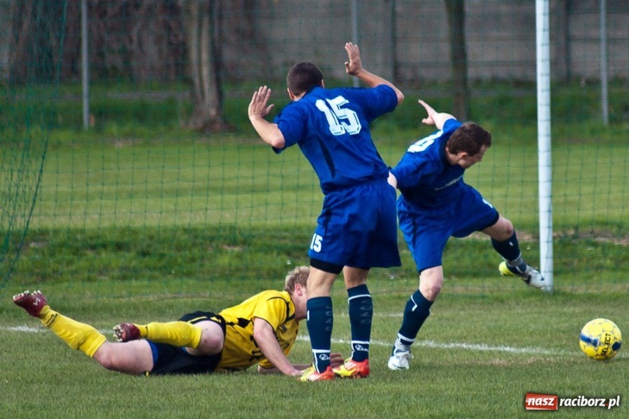 Zdjęcie w galerii na portalu naszraciborz.pl: Zagrali równo, Forteca 3 punkty, a Rafako... wiadomości z regionu