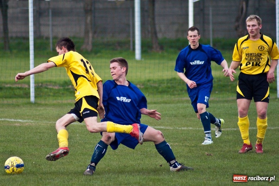 Zdjęcie w galerii na portalu naszraciborz.pl: Zagrali równo, Forteca 3 punkty, a Rafako... wiadomości z regionu