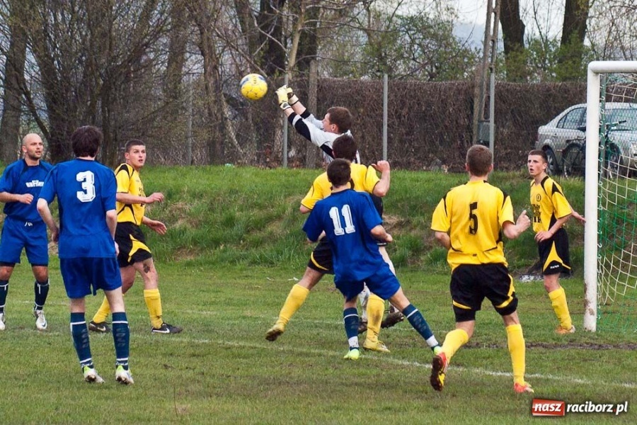 Zdjęcie w galerii na portalu naszraciborz.pl: Zagrali równo, Forteca 3 punkty, a Rafako... wiadomości z regionu
