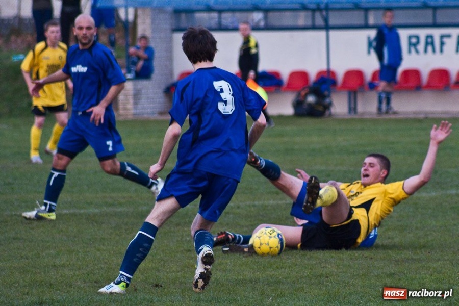 Zdjęcie w galerii na portalu naszraciborz.pl: Zagrali równo, Forteca 3 punkty, a Rafako... wiadomości z regionu