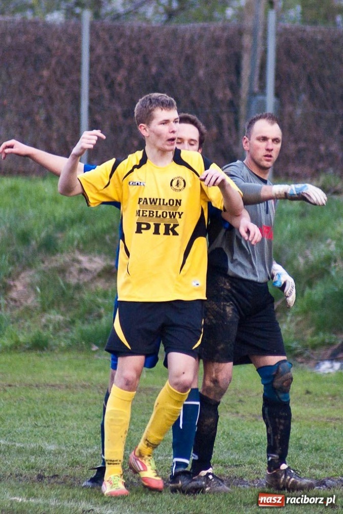 Zdjęcie w galerii na portalu naszraciborz.pl: Zagrali równo, Forteca 3 punkty, a Rafako... wiadomości z regionu
