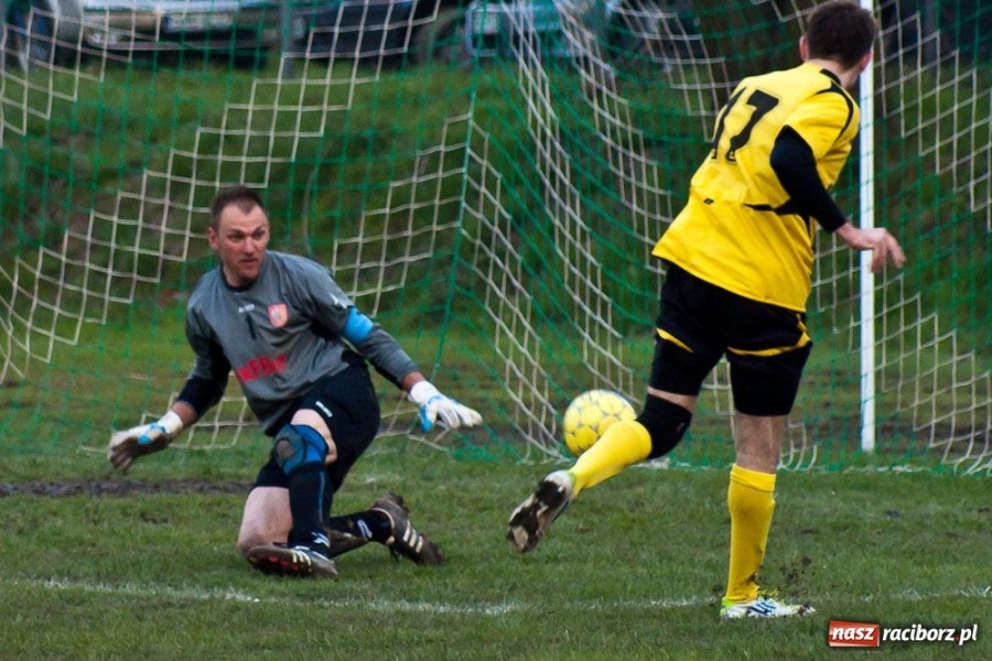 Zdjęcie w galerii na portalu naszraciborz.pl: Zagrali równo, Forteca 3 punkty, a Rafako... wiadomości z regionu