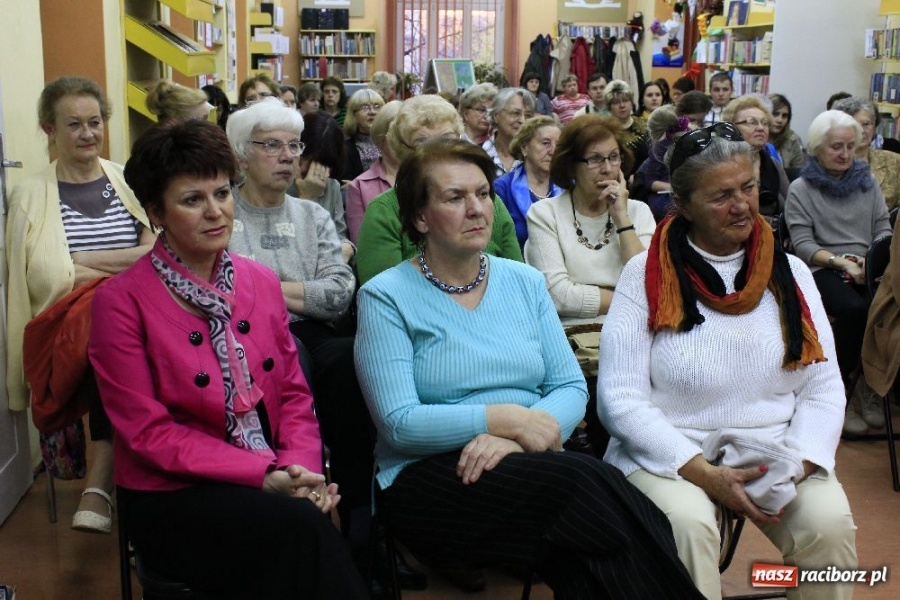 Zdjęcie w galerii na portalu naszraciborz.pl: Arabską żonę napisała ku przestrodze wiadomości z regionu