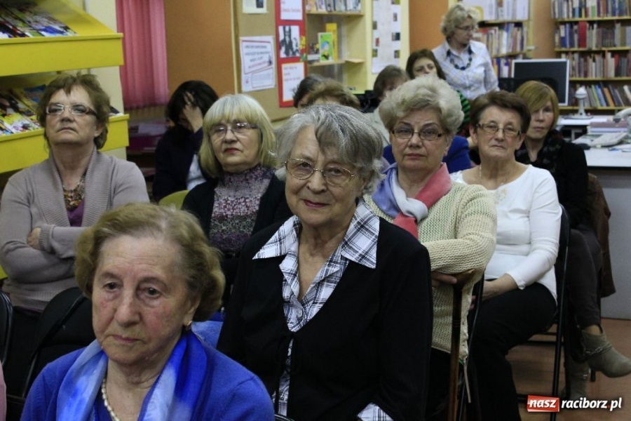 Zdjęcie w galerii na portalu naszraciborz.pl: Arabską żonę napisała ku przestrodze wiadomości z regionu