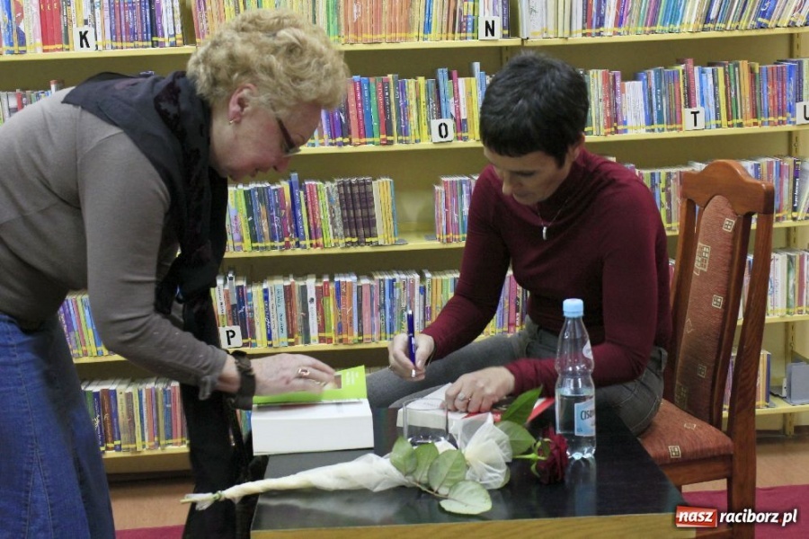 Zdjęcie w galerii na portalu naszraciborz.pl: Arabską żonę napisała ku przestrodze wiadomości z regionu