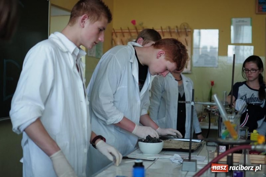 Zdjęcie w galerii na portalu naszraciborz.pl: Dni Otwarte w Gimnazjum nr 1 w Raciborzu wiadomości z regionu