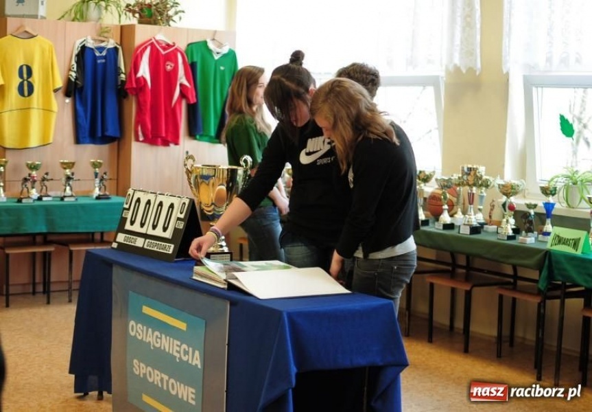 Zdjęcie w galerii na portalu naszraciborz.pl: Dni Otwarte w Gimnazjum nr 1 w Raciborzu wiadomości z regionu