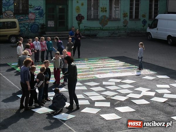 Zdjęcie w galerii na portalu naszraciborz.pl: Mobilne Centrum Edukacji Ekologicznej wiadomości z regionu