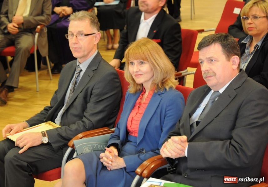 Zdjęcie w galerii na portalu naszraciborz.pl: Szkoła, która daje szlachectwo wiadomości z regionu