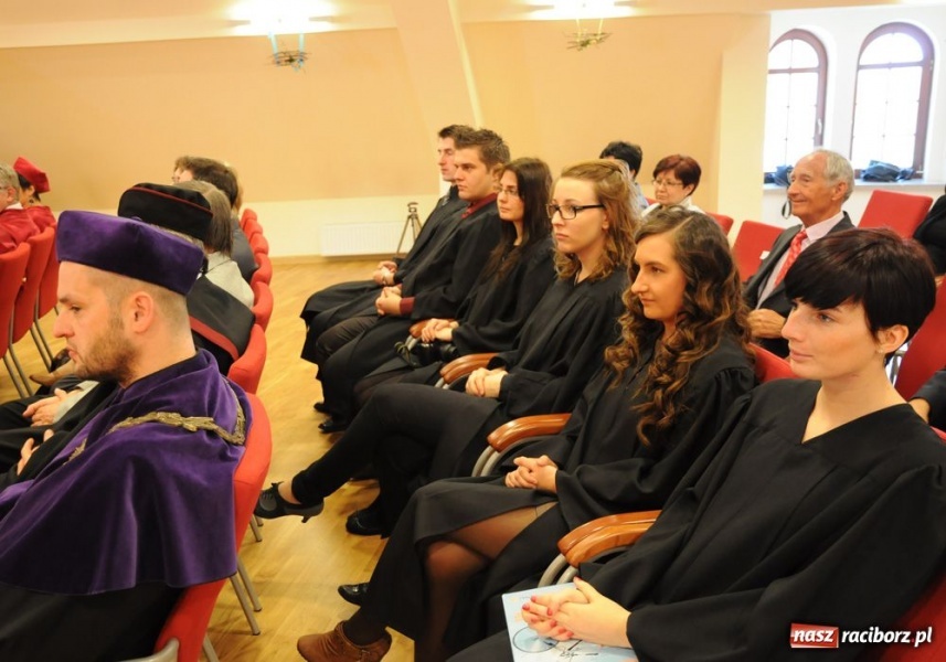 Zdjęcie w galerii na portalu naszraciborz.pl: Szkoła, która daje szlachectwo wiadomości z regionu