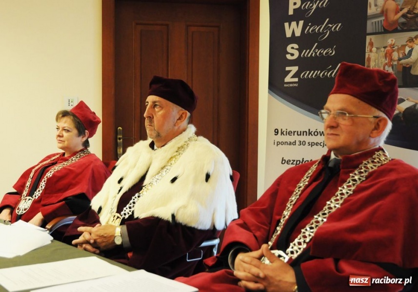 Zdjęcie w galerii na portalu naszraciborz.pl: Szkoła, która daje szlachectwo wiadomości z regionu