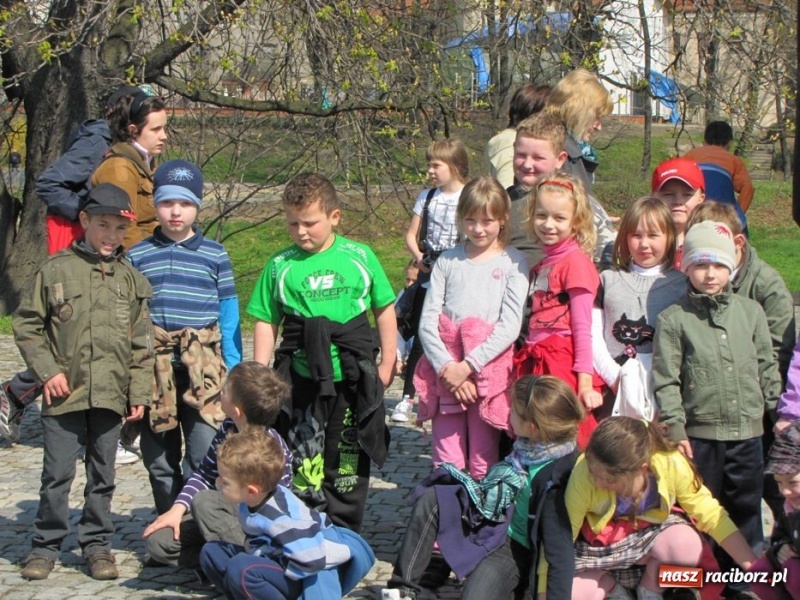 Zdjęcie w galerii na portalu naszraciborz.pl: Dzieci z Raszczyc poznały Racibórz wiadomości z regionu