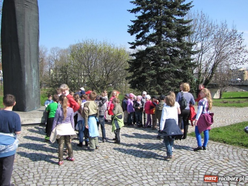 Zdjęcie w galerii na portalu naszraciborz.pl: Dzieci z Raszczyc poznały Racibórz wiadomości z regionu