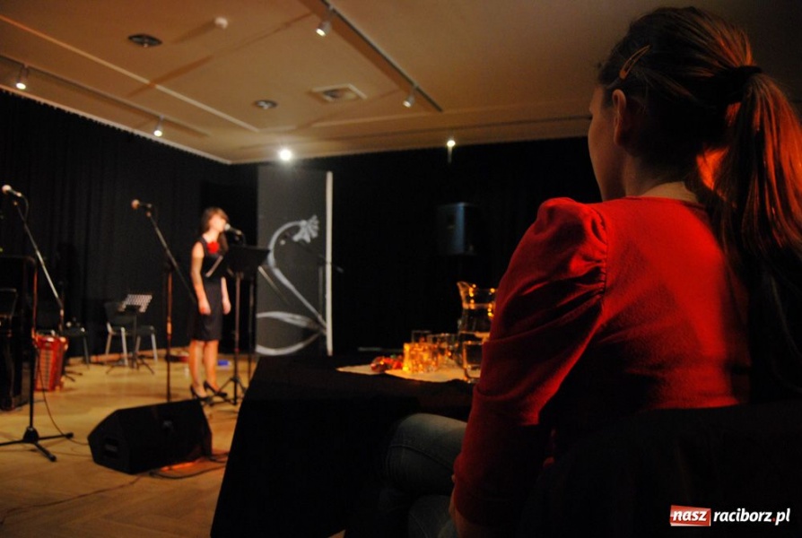 Zdjęcie w galerii na portalu naszraciborz.pl: Magda Hołyk z własnym recitalem wiadomości z regionu
