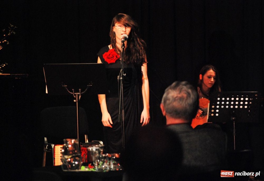 Zdjęcie w galerii na portalu naszraciborz.pl: Magda Hołyk z własnym recitalem wiadomości z regionu