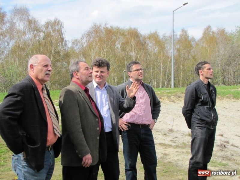 Zdjęcie w galerii na portalu naszraciborz.pl: Radni zwiedzali składowisko odpadów wiadomości z regionu