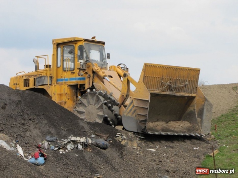 Zdjęcie w galerii na portalu naszraciborz.pl: Radni zwiedzali składowisko odpadów wiadomości z regionu