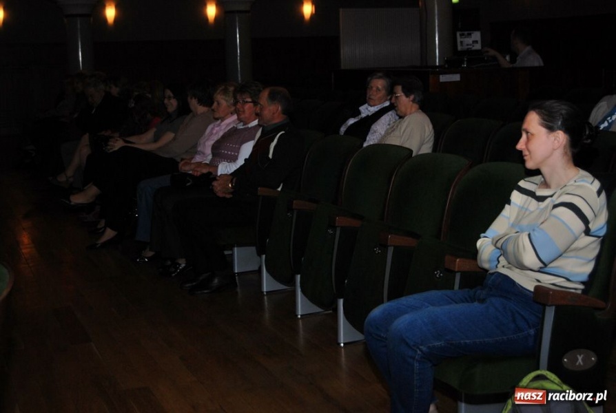 Zdjęcie w galerii na portalu naszraciborz.pl: Strzecha pokazała Hej kole młyna wiadomości z regionu