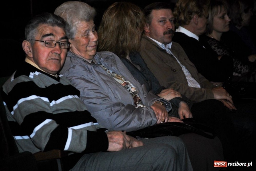 Zdjęcie w galerii na portalu naszraciborz.pl: Strzecha pokazała Hej kole młyna wiadomości z regionu