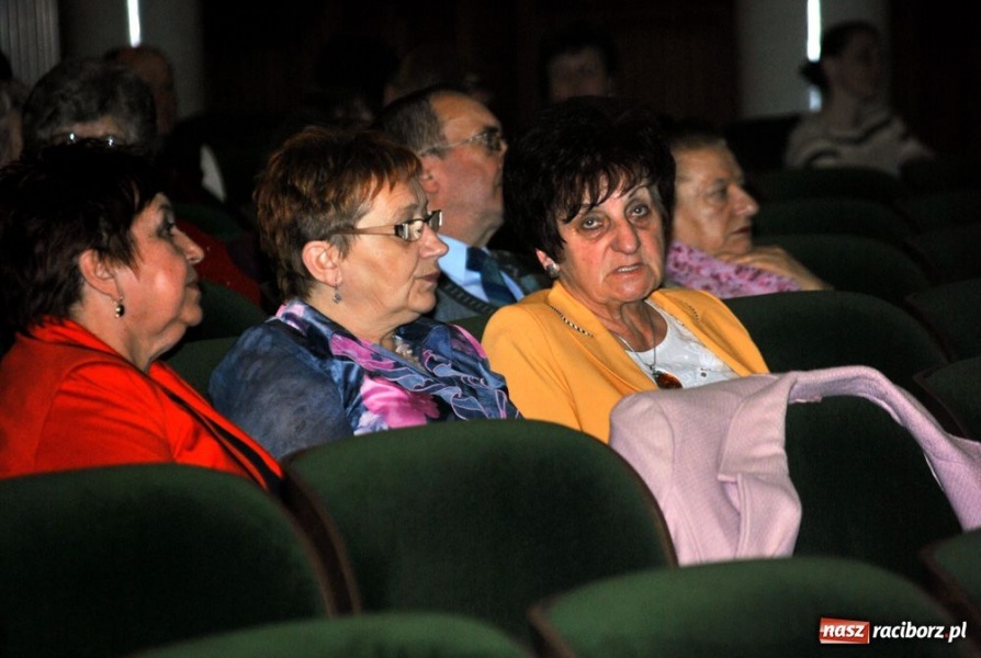 Zdjęcie w galerii na portalu naszraciborz.pl: Strzecha pokazała Hej kole młyna wiadomości z regionu