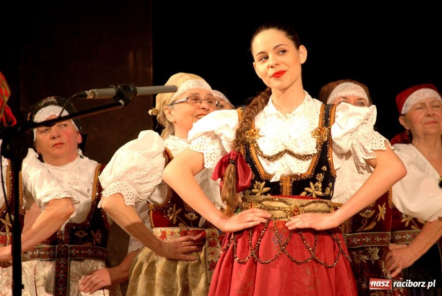 Zdjęcie w galerii na portalu naszraciborz.pl: Strzecha pokazała Hej kole młyna wiadomości z regionu