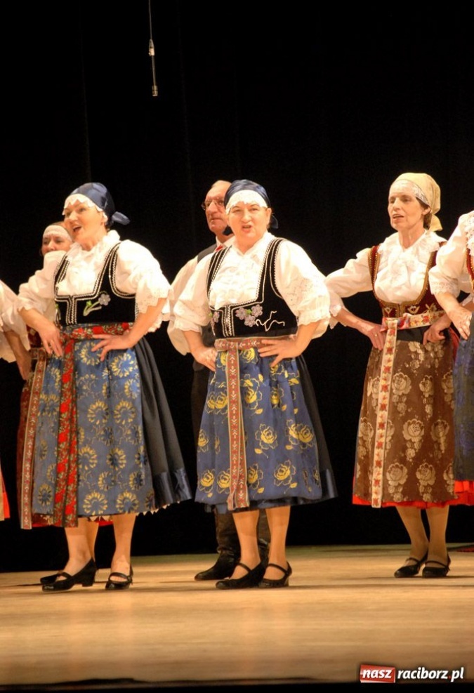 Zdjęcie w galerii na portalu naszraciborz.pl: Strzecha pokazała Hej kole młyna wiadomości z regionu