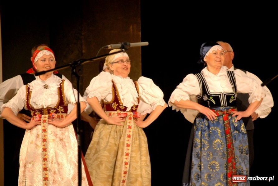 Zdjęcie w galerii na portalu naszraciborz.pl: Strzecha pokazała Hej kole młyna wiadomości z regionu