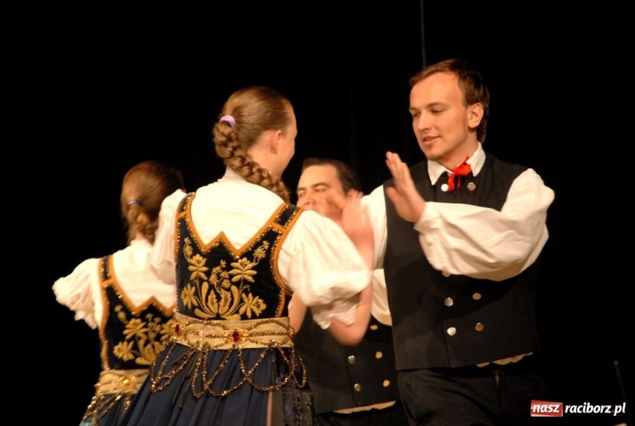 Zdjęcie w galerii na portalu naszraciborz.pl: Strzecha pokazała Hej kole młyna wiadomości z regionu