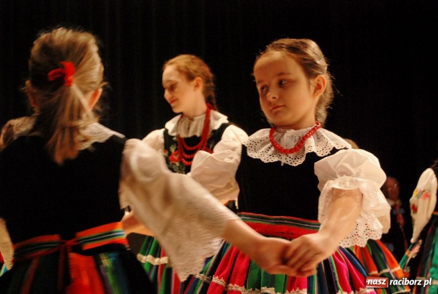 Zdjęcie w galerii na portalu naszraciborz.pl: Strzecha pokazała Hej kole młyna wiadomości z regionu