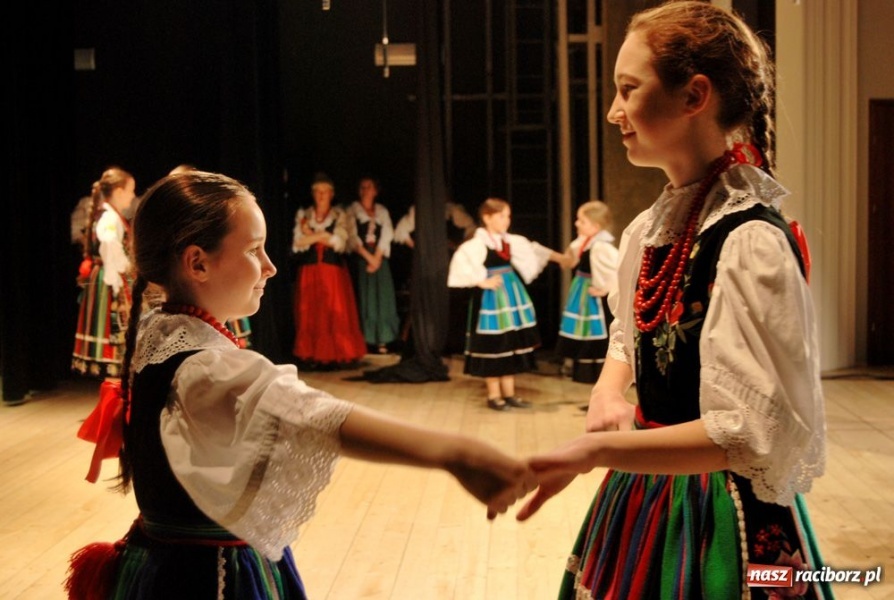 Zdjęcie w galerii na portalu naszraciborz.pl: Strzecha pokazała Hej kole młyna wiadomości z regionu